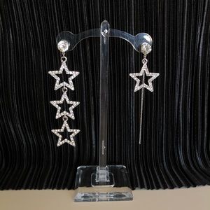 Vintage Jewelry - Rhinestoned star drop earring in silver Vintage Jewelry - Rhinestoned star drop earring in silver